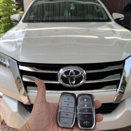 Làm chìa khoá Toyota Fortuner